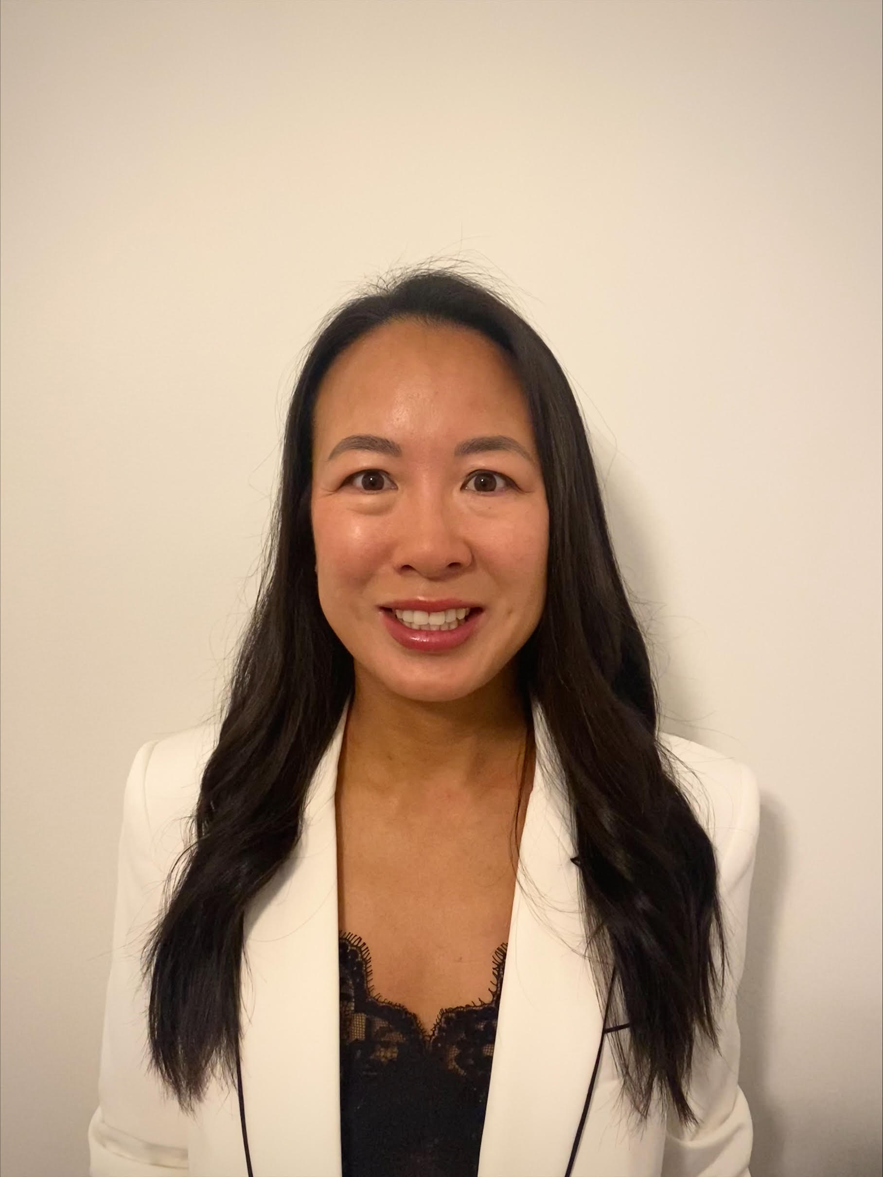 Dr. Jennifer de Bruyn